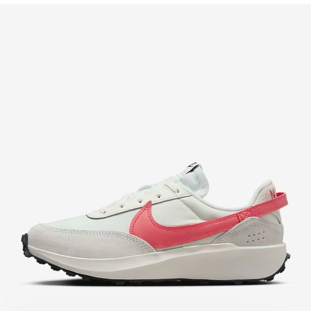 Nike Women's Waffle Debut